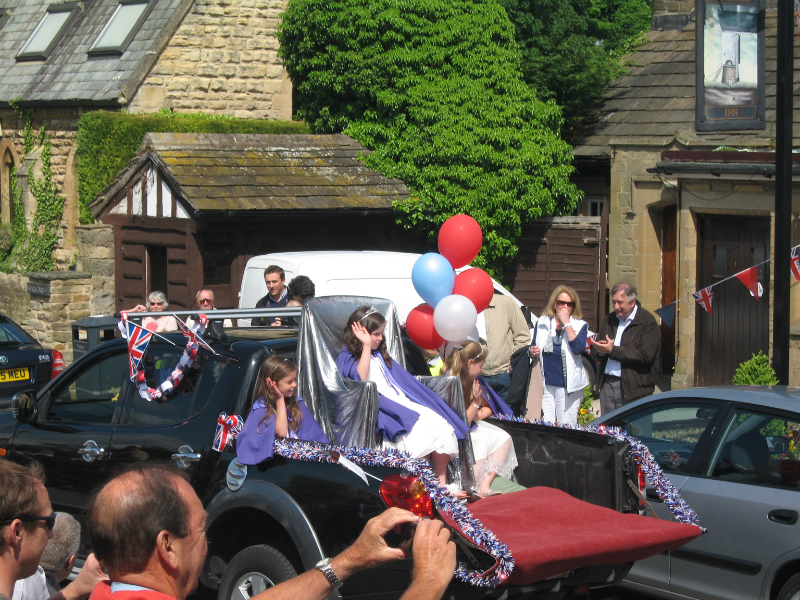Jubilee Queen leading the procession - Jubilee 4th June 2012